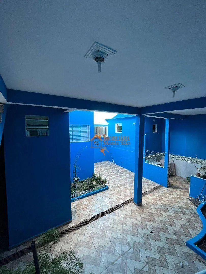 Imagem Sobrado com 3 dormitórios à venda, 360 m² por R$ 550.000,00 - Água Chata - Guarulhos/SP
