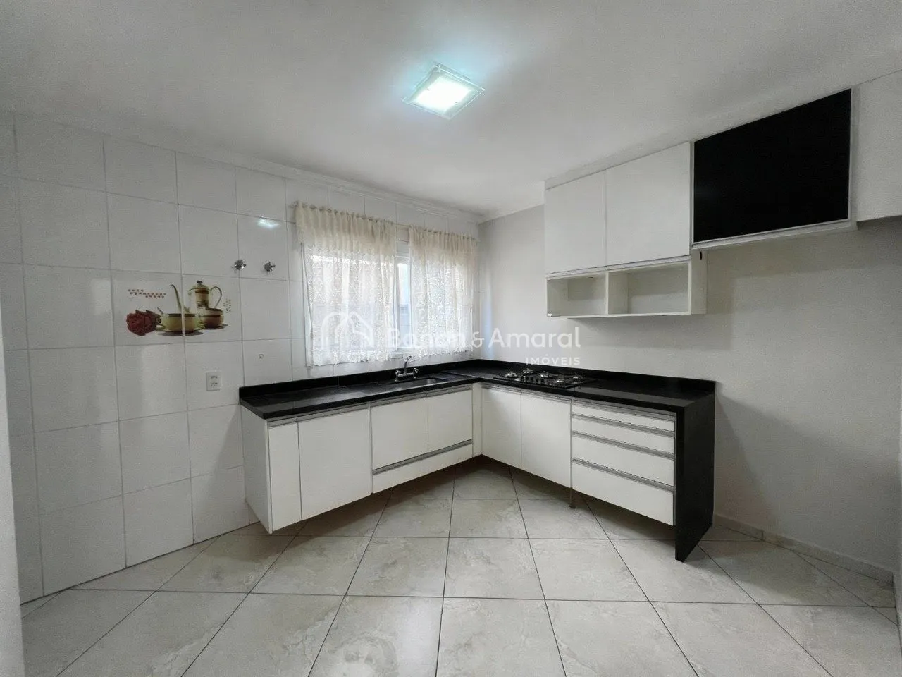 Imagem Sobrado à venda no Condomínio Canterville - Valinhos