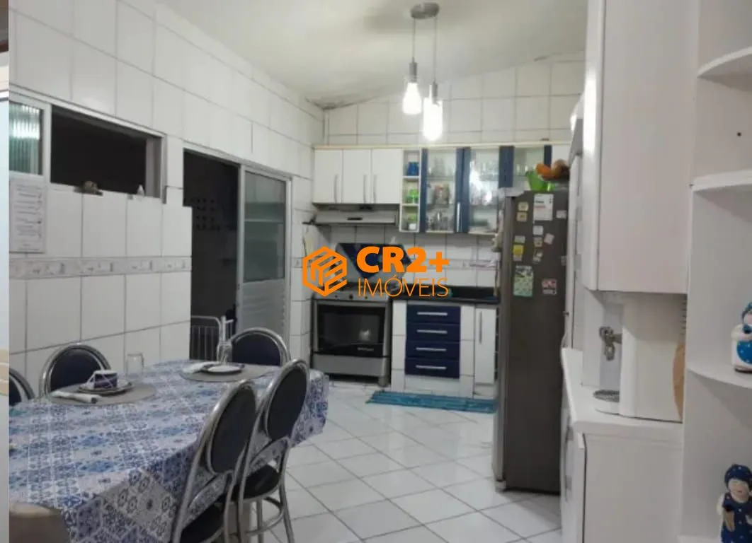 Imagem Vendo casa 05 quartos, 03 suites, 3 vagas de garagem, 490m2 em Candeias.