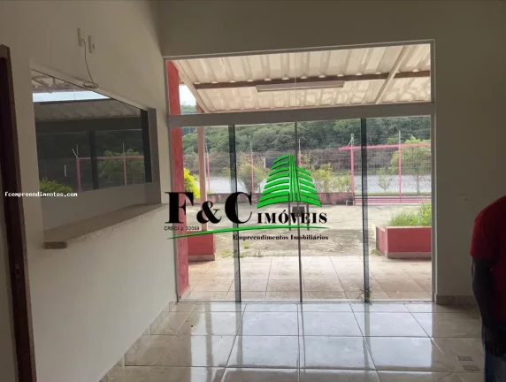 Imagem Barracão para Venda em Itirapina, Vila Cianeli, 2 banheiros