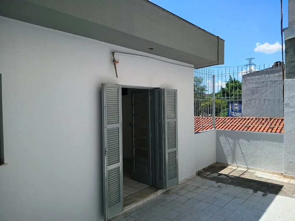 Imagem Imperdível Sobrado à Venda no Centro de Santo André-SP: 3 Quartos, 1 Suíte, 2 Banheiros, 2 Vagas, 214m²!