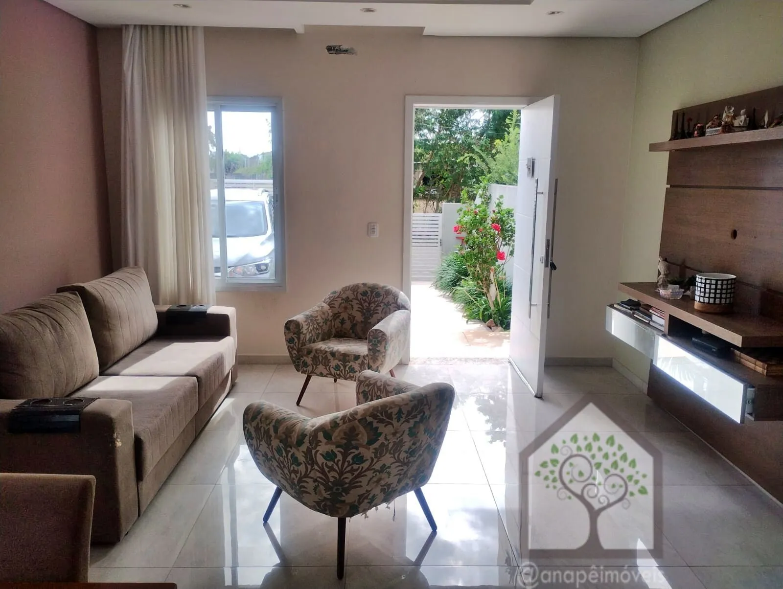 Imagem Casa 3 Quartos com 2 Suítes no Carianos, Florianópolis