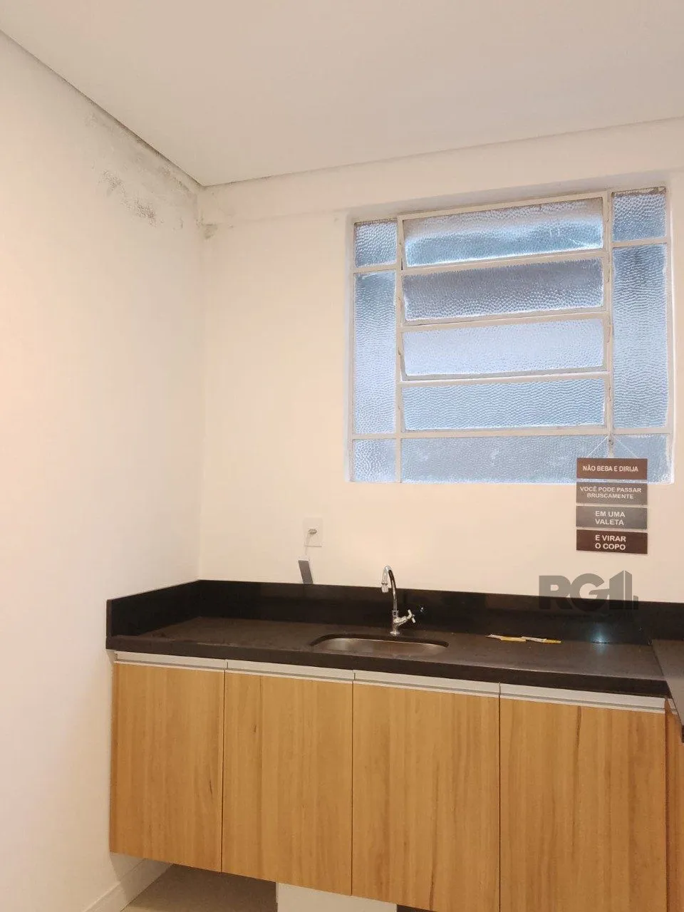 Imagem Raridade, apartamento 3 dormitórios,reformado, desocupado,no Centro