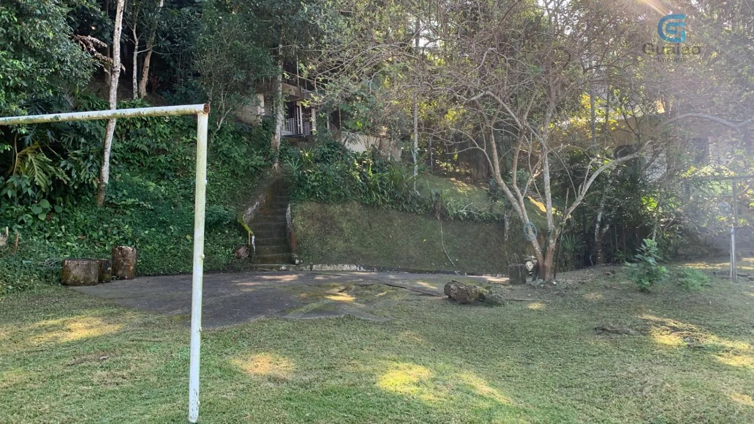 Imagem Vendo amplo terreno, Morro Santa Terezinha, Santos