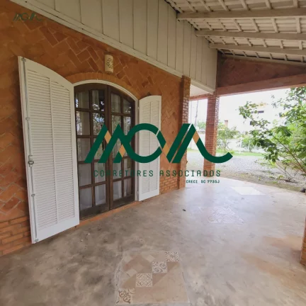 Imagem Casa à Venda em Itapoá - 3 Quartos, 100m da Praia, Oportunidade Imperdível!