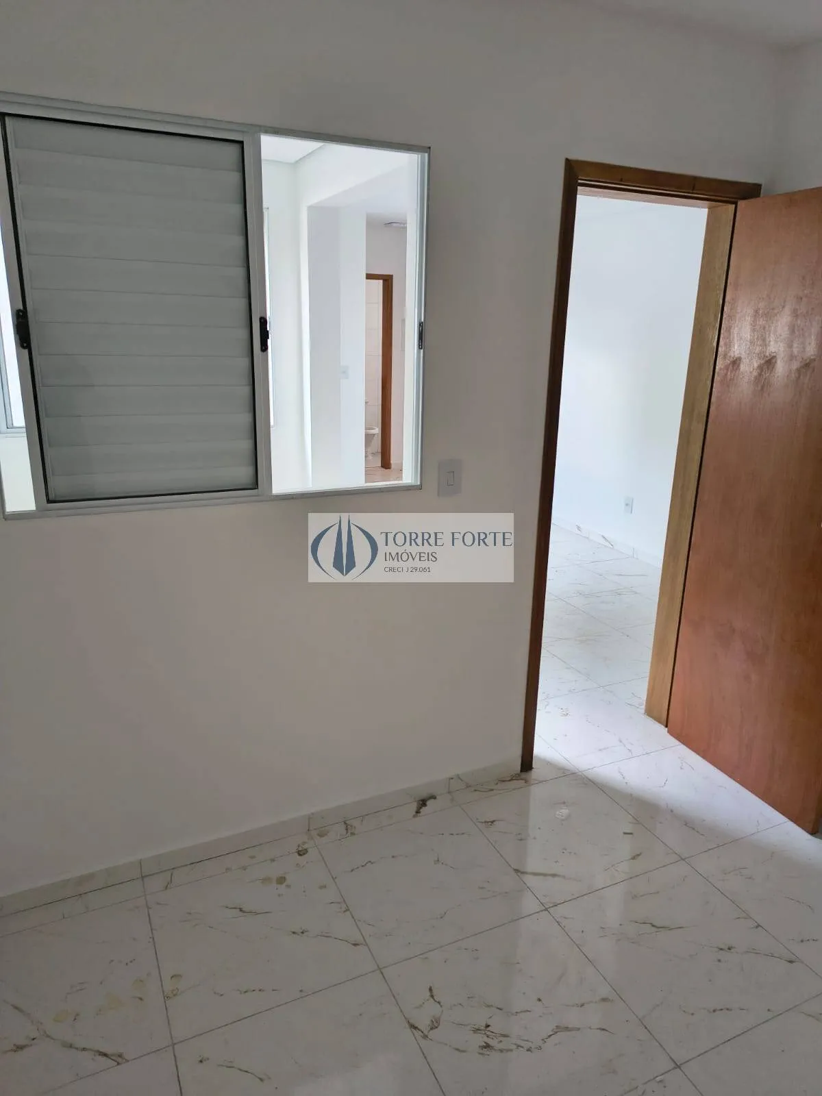 Imagem Oportunidade Apartamento com 2 Dormitórios Próximo ao Metrô Guilhermina