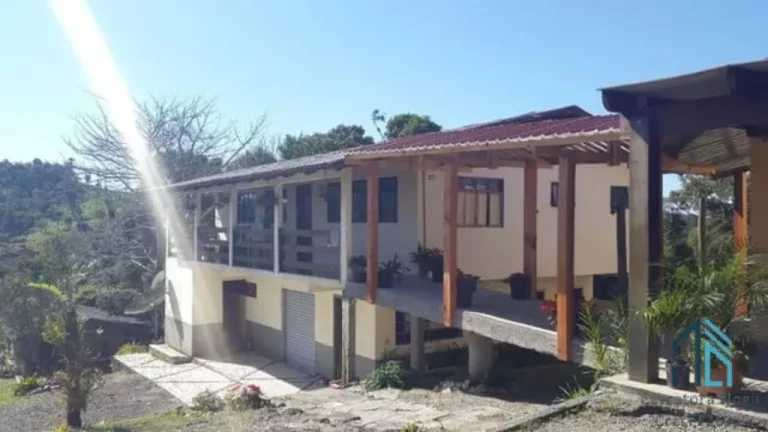 Imagem Área com 10.213m², com casa 03 quartos, localizada em Campina Grande do Sul PR, com frente para os 02 lados da Rodovia Régis Bintencourt