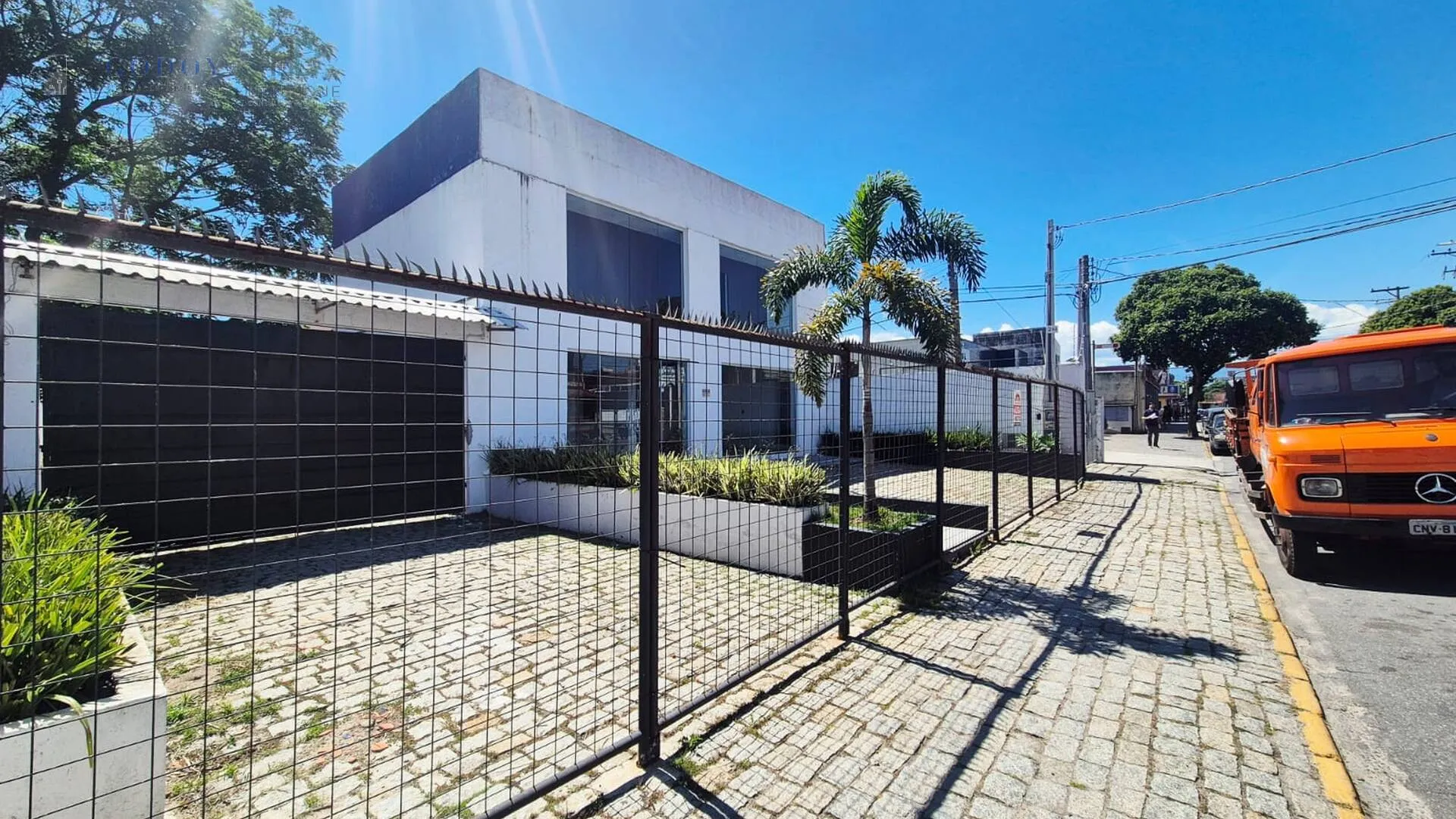 Foto do imóvel Ponto Comercial / Galpão para Locação - Pindamonhangaba