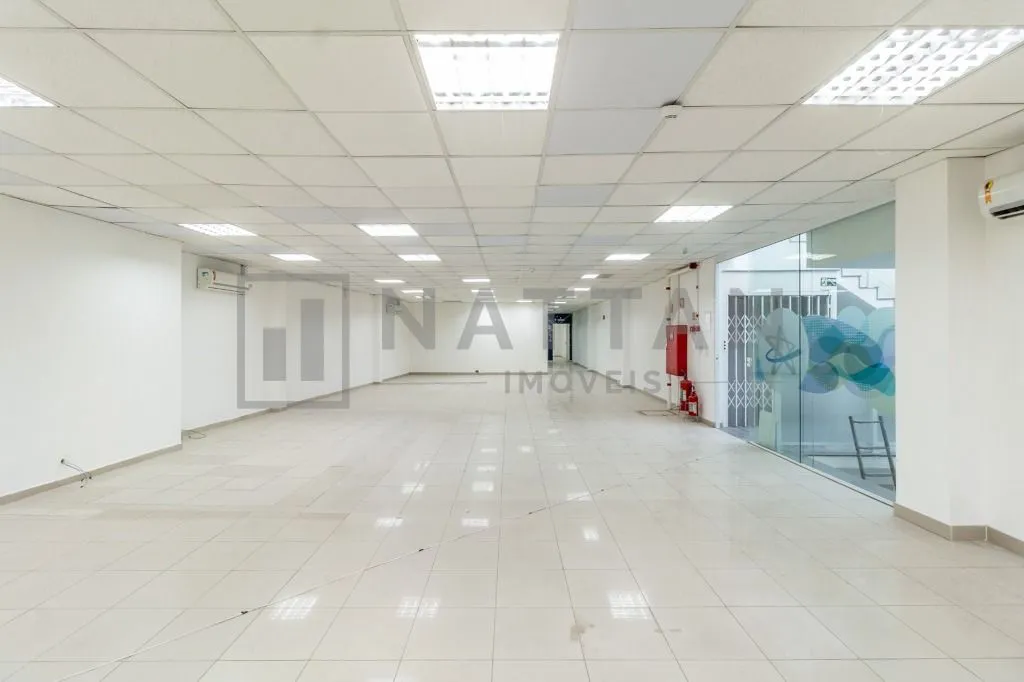 Imagem Imóvel comercial à venda no Carrão, com 1.332 m² e 23 salas envidraçadas