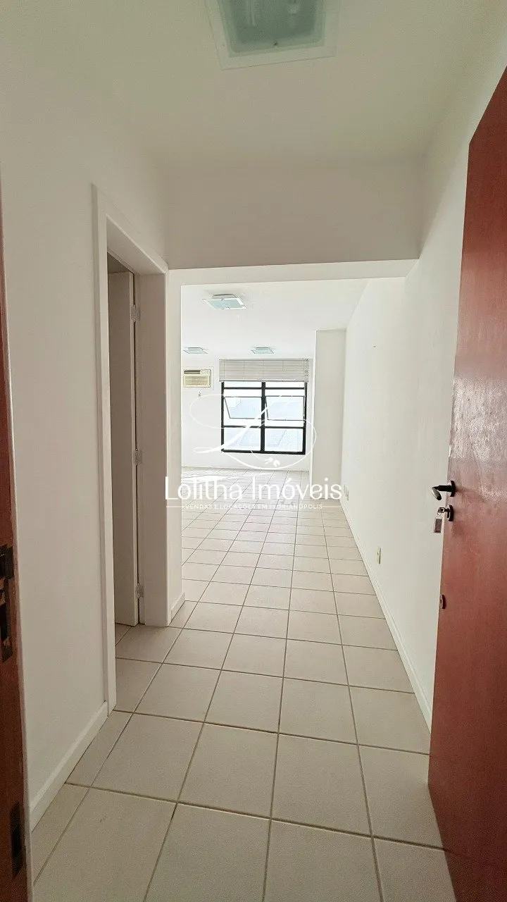 Imagem SALA COMERCIAL NO CENTRO DE FLORIANÓPOLIS/SC PARA VENDA OU LOCAÇÃO