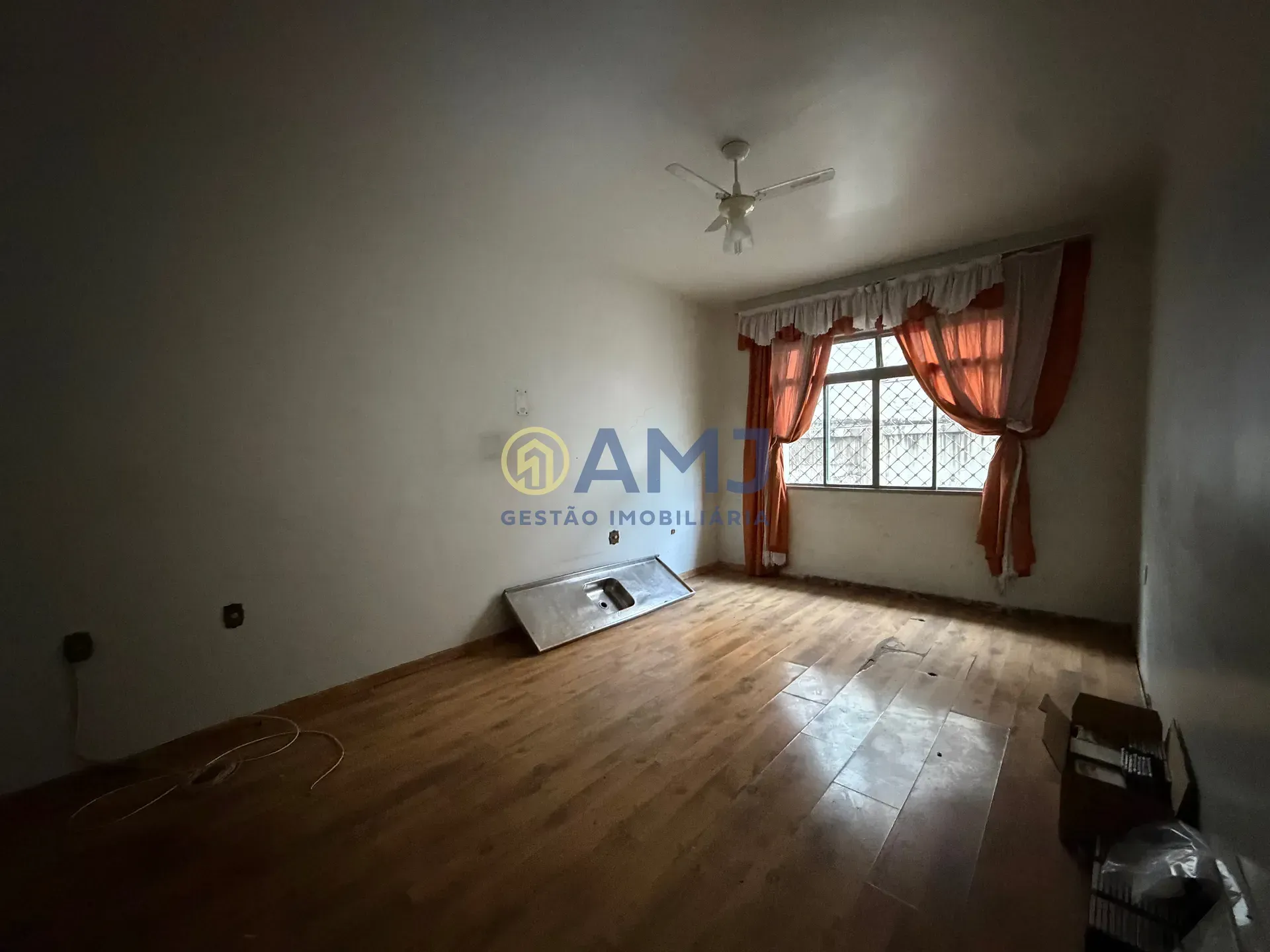 Imagem CASA À VENDA | AVENIDA COMERCIAL | SETOR OESTE / SETOR COIMBRA | GOIÂNIA