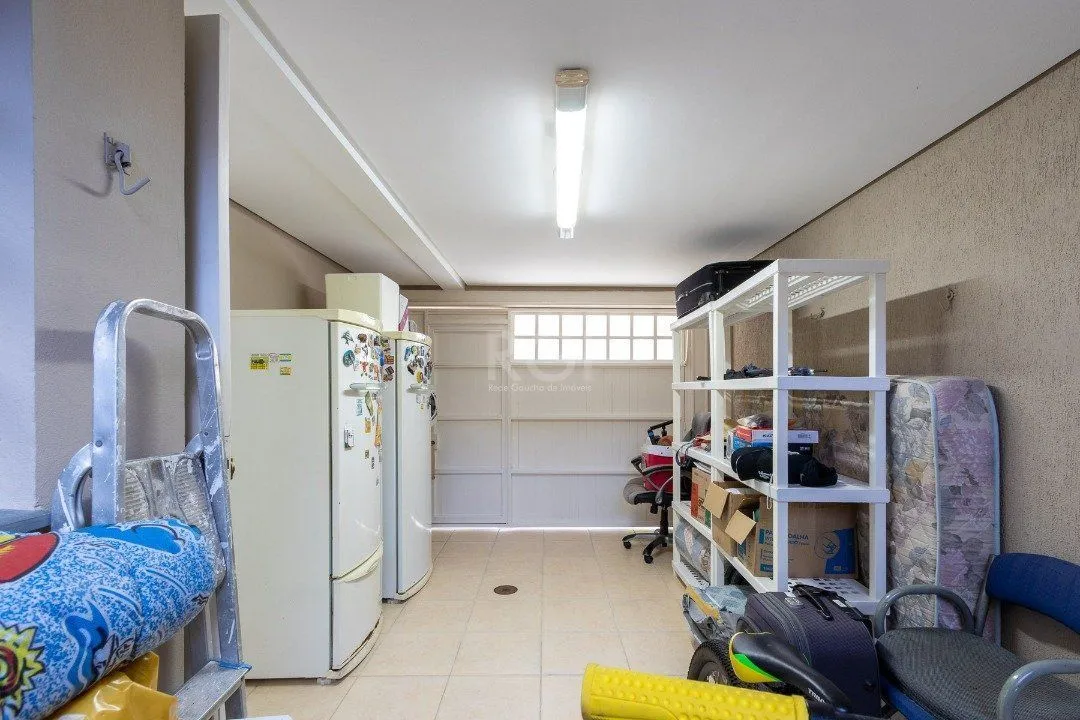 Imagem Casa Condominio para Venda - 300m², 4 dormitórios, sendo 2 suites, 2 vagas - Ipanema