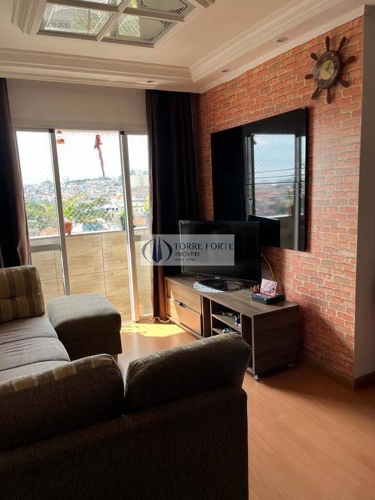 Imagem Apartamento com 2 dormitórios, 1 vaga , Varanda na Vila Ema.