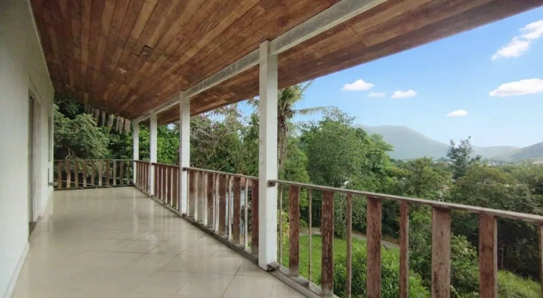 Imagem Casa em Condomínio para Venda em Guapimirim / RJ no bairro Centro