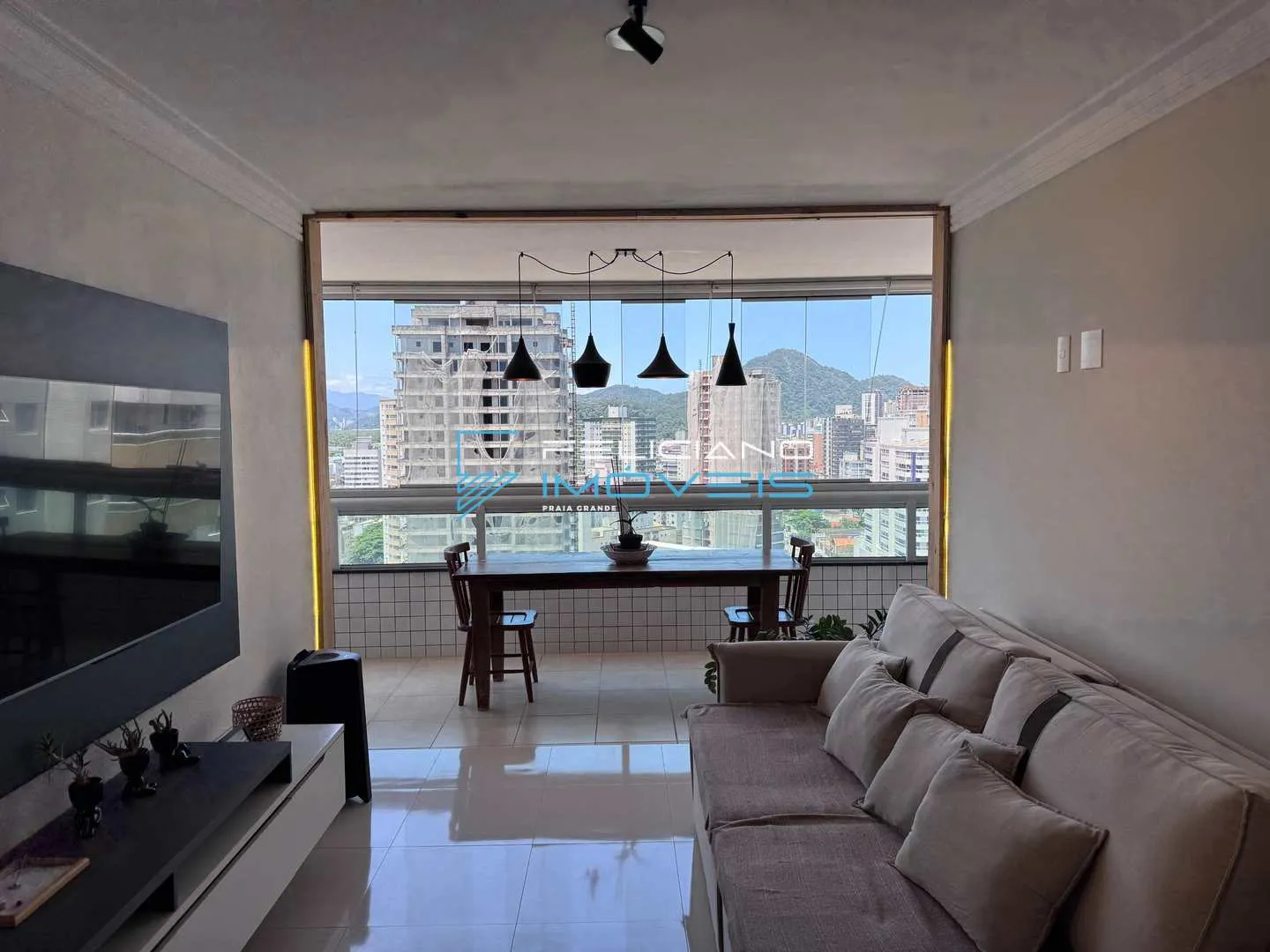 Imagem Apartamento com 2 quartos, Guilhermina, Praia Grande - R$ 745 mil, Cod: 6138