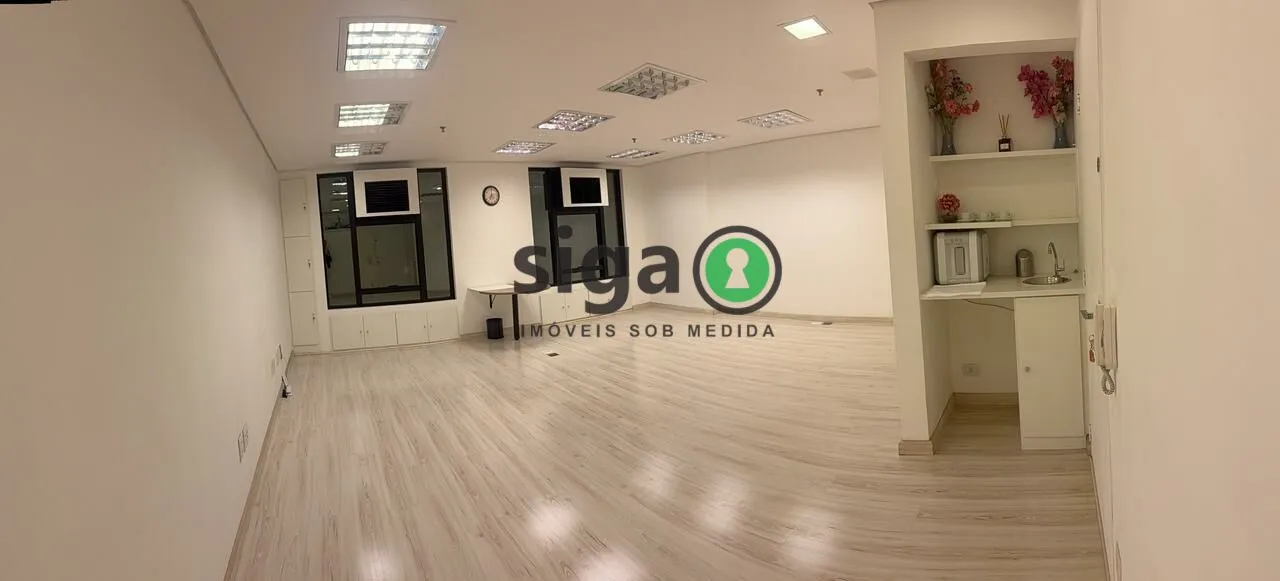 Imagem Sala Comercial à Venda no Brooklin - Andar Alto e Vista Privilegiada !