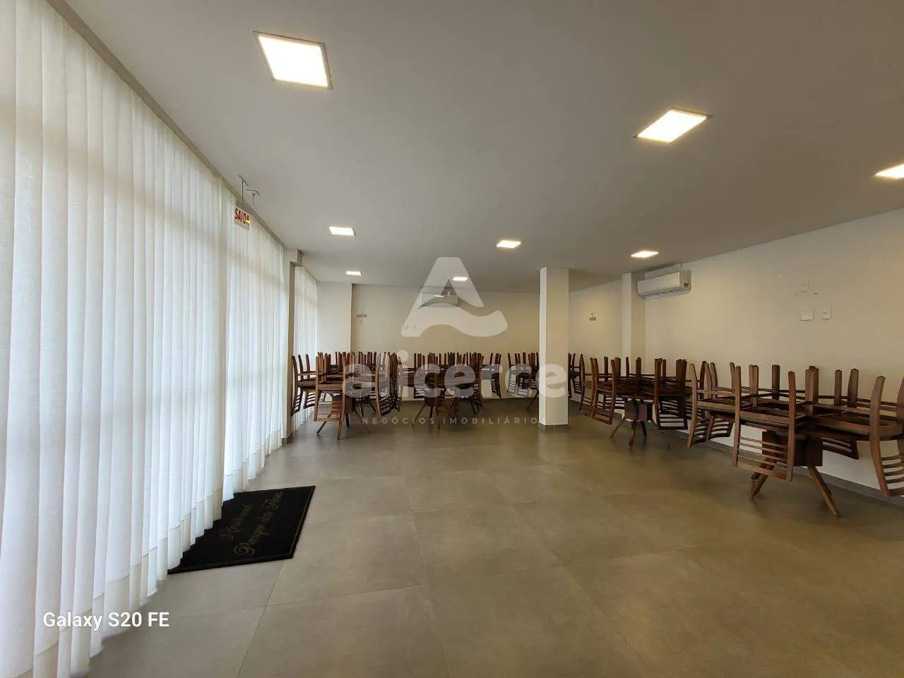Imagem Apartamento á venda com 02 Dormitórios em Areias - São José -SC.