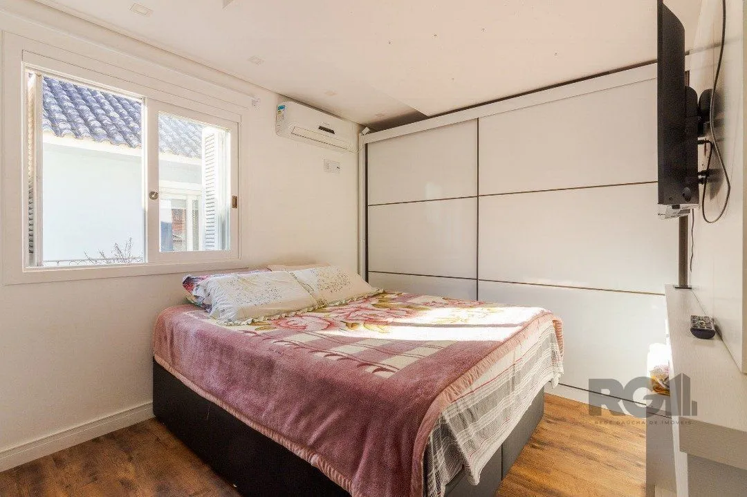 Imagem Casa em condomínio, 3 quartos, 1 suite, lareira, churrasqueira, 1 vaga - Bairro Tristeza