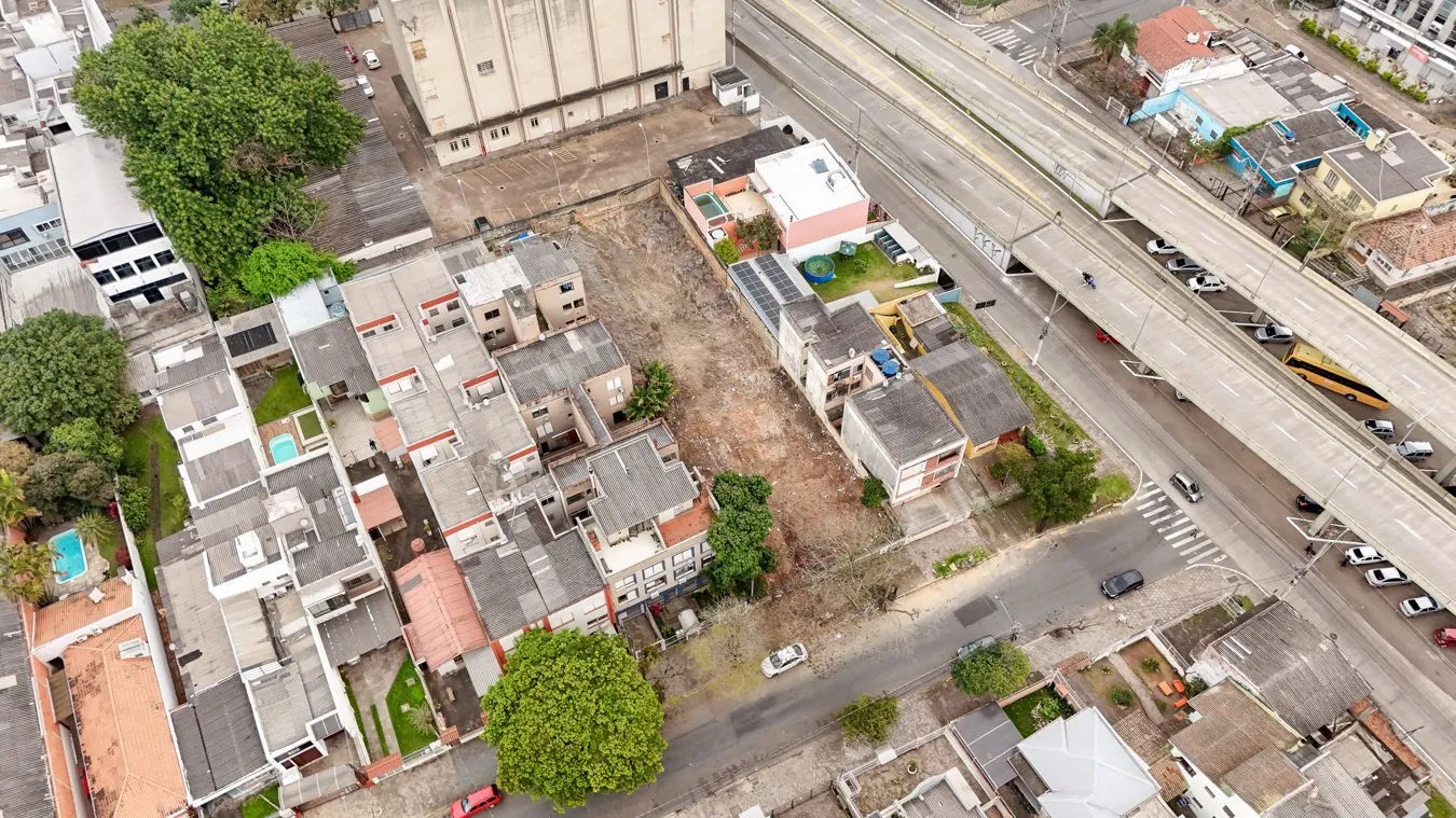Imagem Terreno 968m² no bairro Partenon