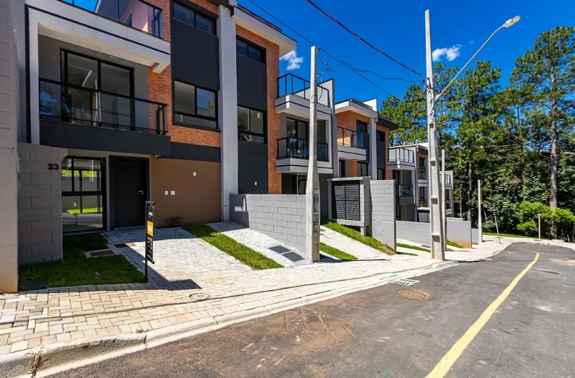 Imagem Casa de Condomínio com 3 Quartos à Venda, 134 m² em Santa Cândida - Curitiba