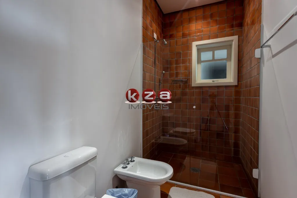 Imagem Luxuosa casa de 5 suítes em condomínio fechado - Campos do Jordão-SP - Condomínio Recanto do Sol - 900m² - 4 vagas