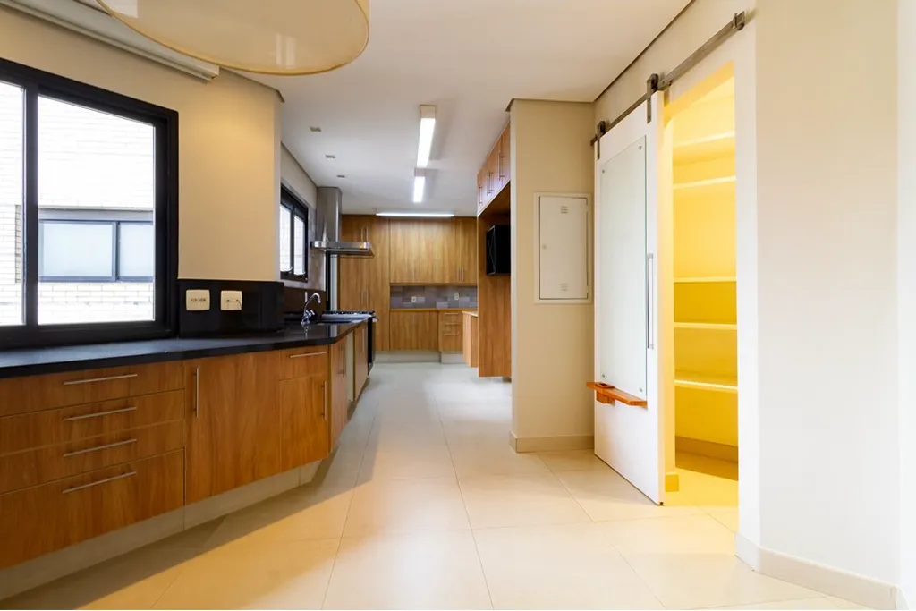 Imagem Apartamento à venda em São Paulo, Alto da Lapa, com 3 quartos, 247m2