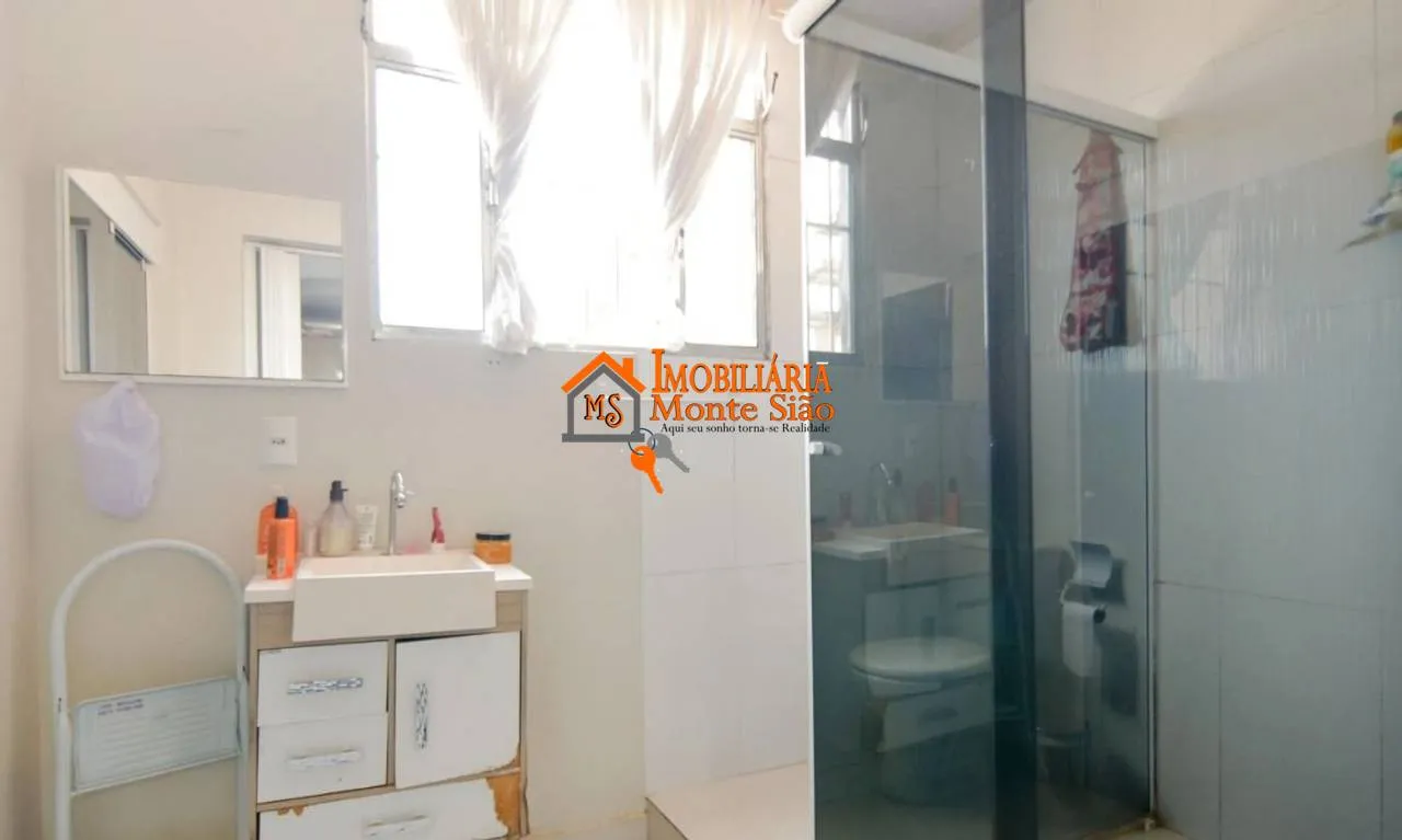 Imagem Sobrado com 3 dormitórios à venda, 266 m² por R$ 600.000 - Jardim Paraventi - Guarulhos/SP