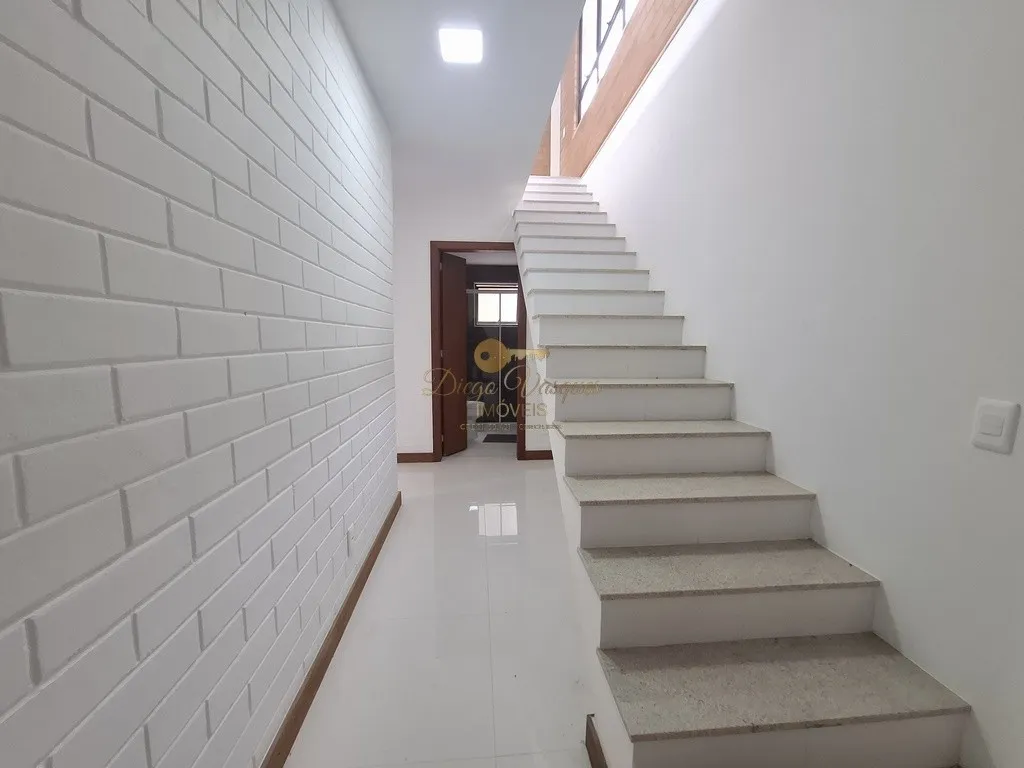Imagem Casa em Condomínio para Venda em Teresópolis / RJ no bairro Green Valley