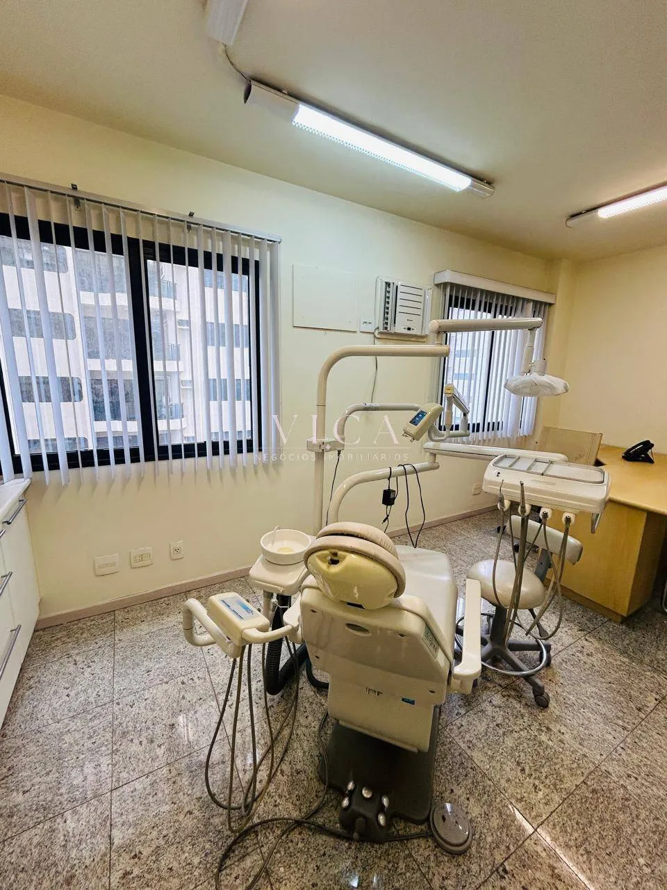 Imagem Venda de Consultório Dentário 35m² para venda R$ 300.001,- Alphaville/SP