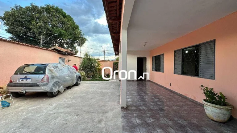 Imagem Casa à venda, 191 m² por R$ 710.000,00 - Santa Genoveva - Goiânia/GO