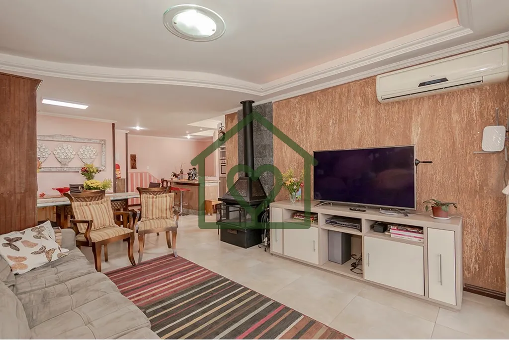 Imagem **Cobertura à Venda em Passo D'Areia, Porto Alegre 3 Quartos 245m²** Descubra a cobertura dos seus...