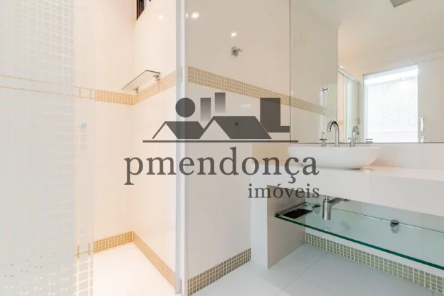 Imagem Apartamento em Higienópolis com 269m², 3 suítes e 4 vagas.