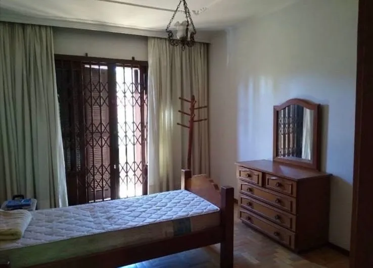 Imagem Casa Ampla no Jardim Carvalho com 4 dormitórios