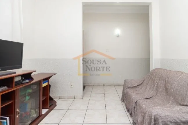 Imagem Sobrado 3 dormitórios, 2 banheiros, possui sala ampla e bem iluminada, cozinha funcional com espaç...