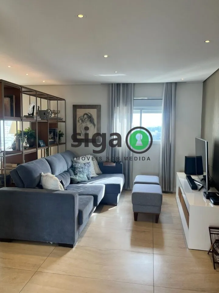 Imagem Apto à Venda com 200m², 3 suites, 4 vagas, Semi mobiliado, andar alto, no Panamby