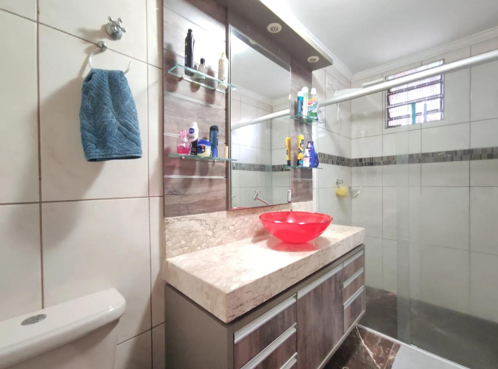 Imagem Casa Plana 3 quartos (1 suíte) churrasqueira e piscina coberta, Novo Hamburgo.