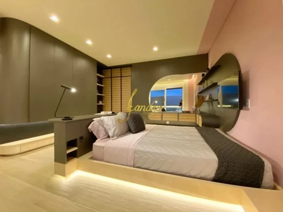 Imagem Sobrado condomínio fechado, com 04 suítes e SPA mobiliado e decorado