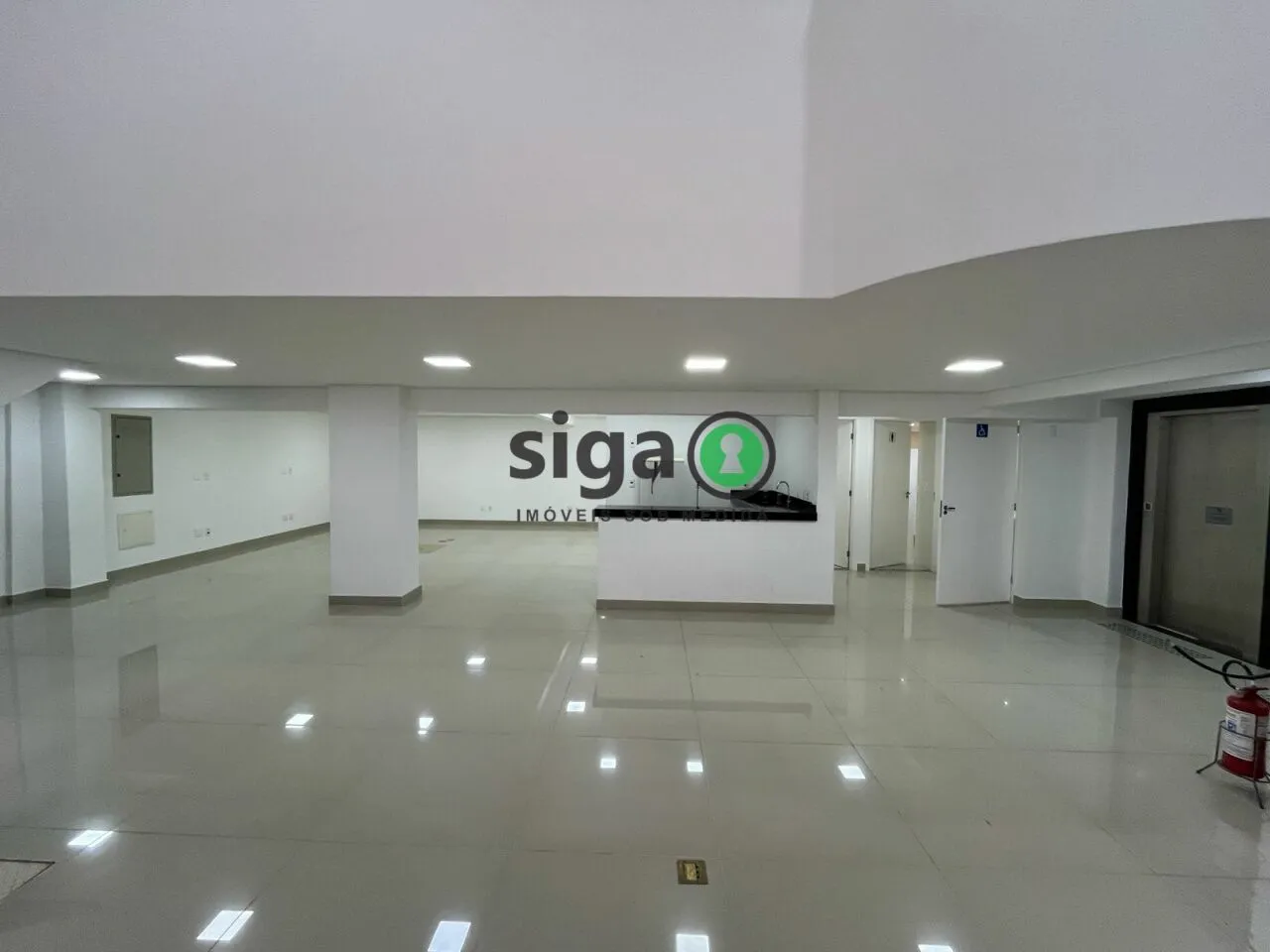 Imagem Ponto Comercial e 6 banheiros para Alugar, 845 m² por R$ 95.000/Mês