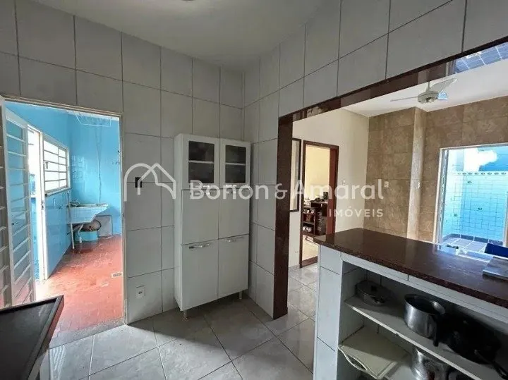 Imagem Casa com 3 Quartos e 1 banheiro à Venda, 155 m²