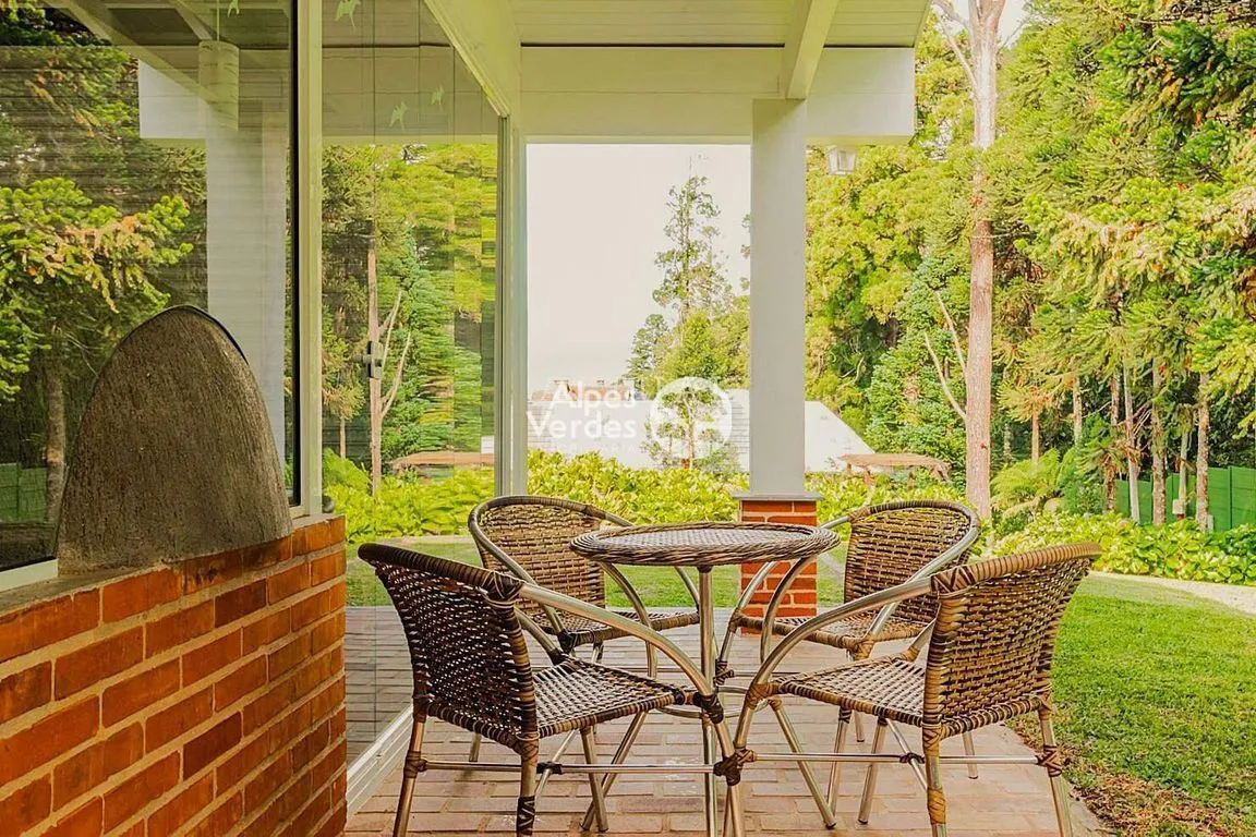 Imagem Vende-se Casa em Canela, com 03 dormitórios
