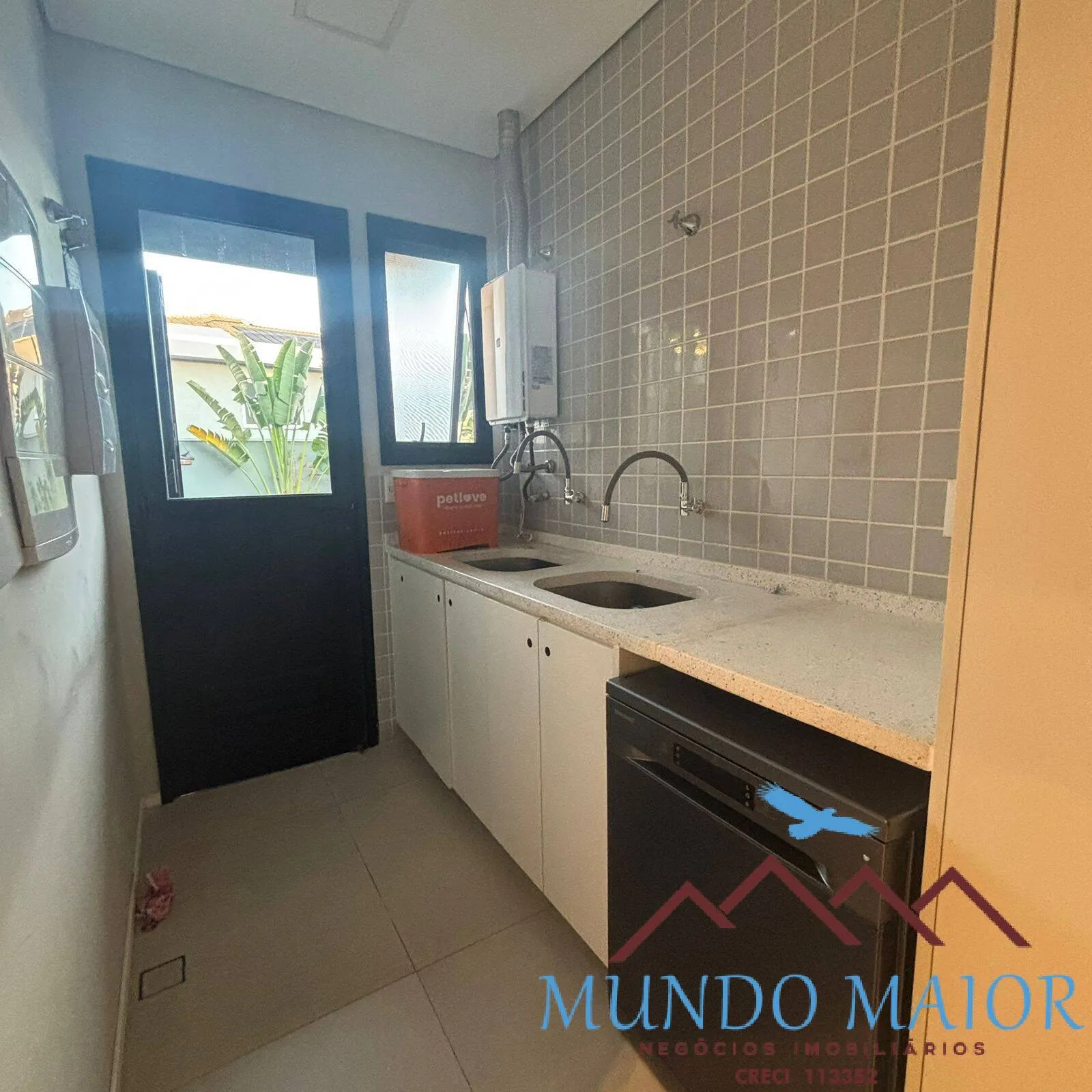 Imagem Paraíso Térreo de Luxo: Casa Tech com Rooftop Épico e Piscina Alphaville !!