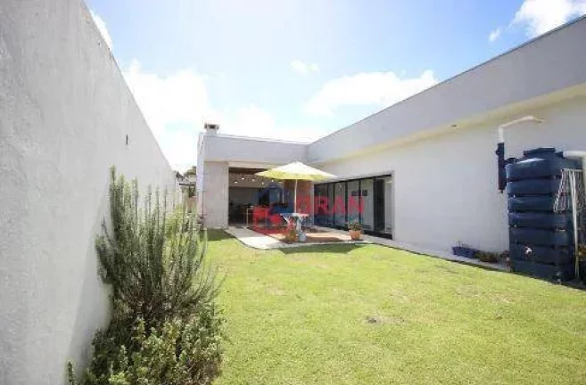 Imagem Casa ampla com quintal em Santa Felicidade
