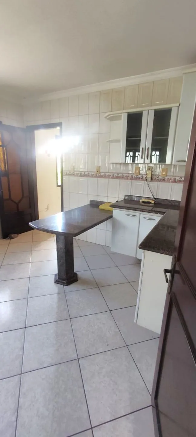 Imagem Triplex à venda em Porto Alegre, Jardim Itu-Sabará, com 5 quartos, 338.77m2