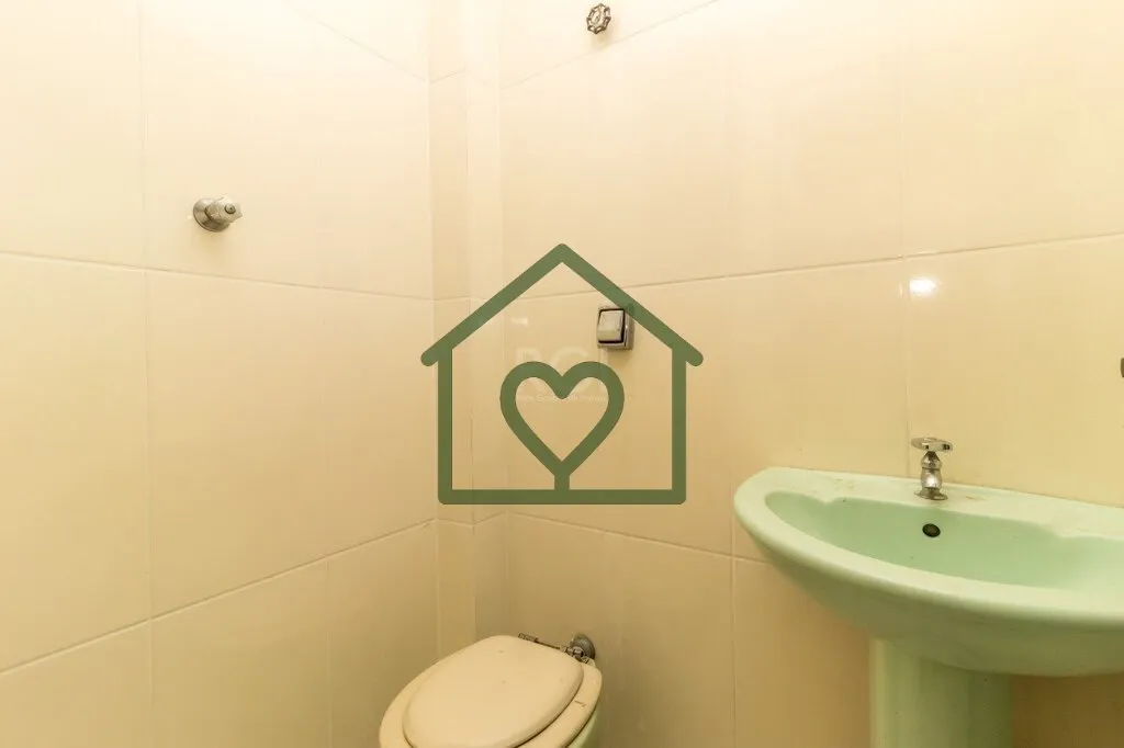 Imagem Apartamento localizado no bairro Jardim Carvalho, com 228m² no térreo. Imóvel com 03 dormitórios...