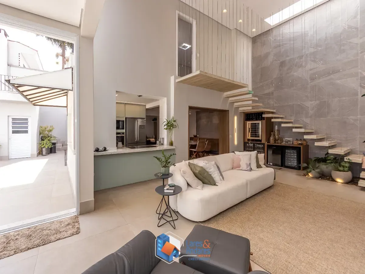 Imagem Casa para venda em Planalto Paulista com 4 quartos, sendo 2 suítes, 319m²