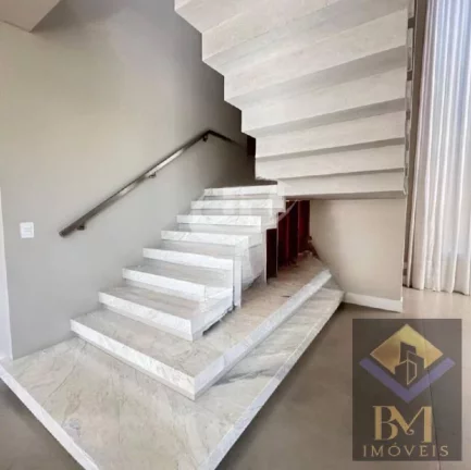 Imagem Belíssima casa de altíssimo padrão, combinando luxo, conforto sofisticação.