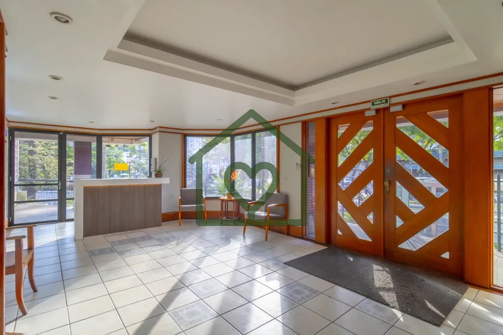 Imagem Apartamento com 3 dormitórios, sendo 1 suíte com sacada, localizado no bairro Petrópolis, em Port...