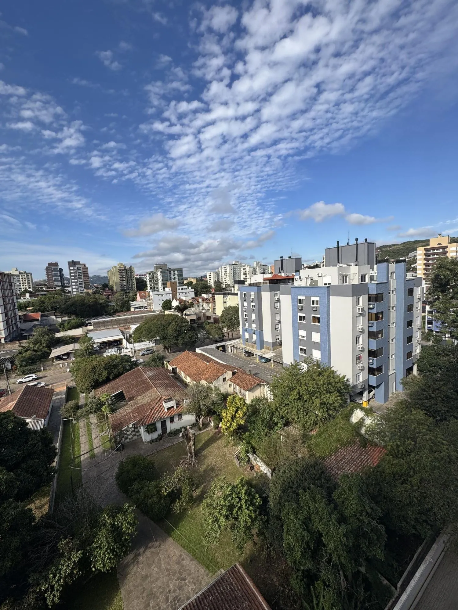 Imagem Apartamento em andar alto, posição solar norte/nascente, com excelente iluminação e ventilação natural.