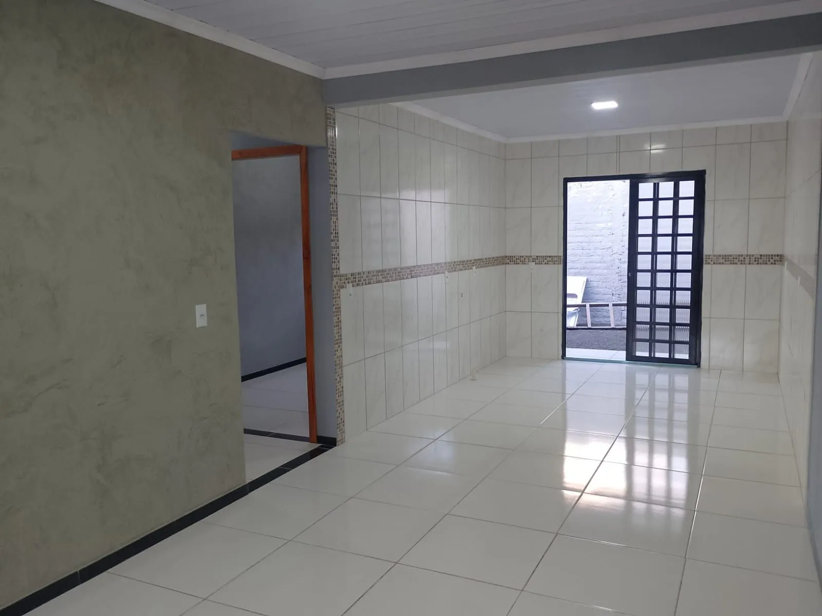 Imagem Casa em Canoas - Mato Grande de 3 dormitórios e 2 vagas DESOCUPADA