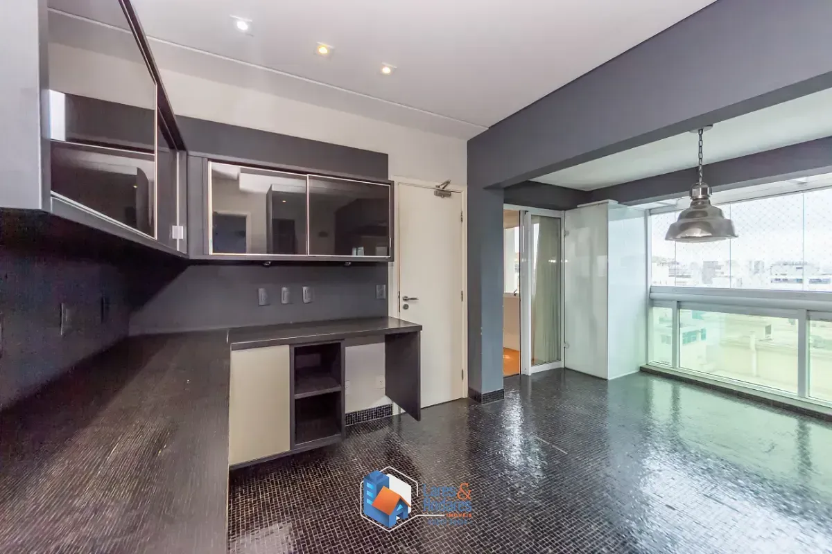 Imagem Apartamento para venda em Vila Uberabinha com 4 quartos, sendo 3 suítes, 233m²
